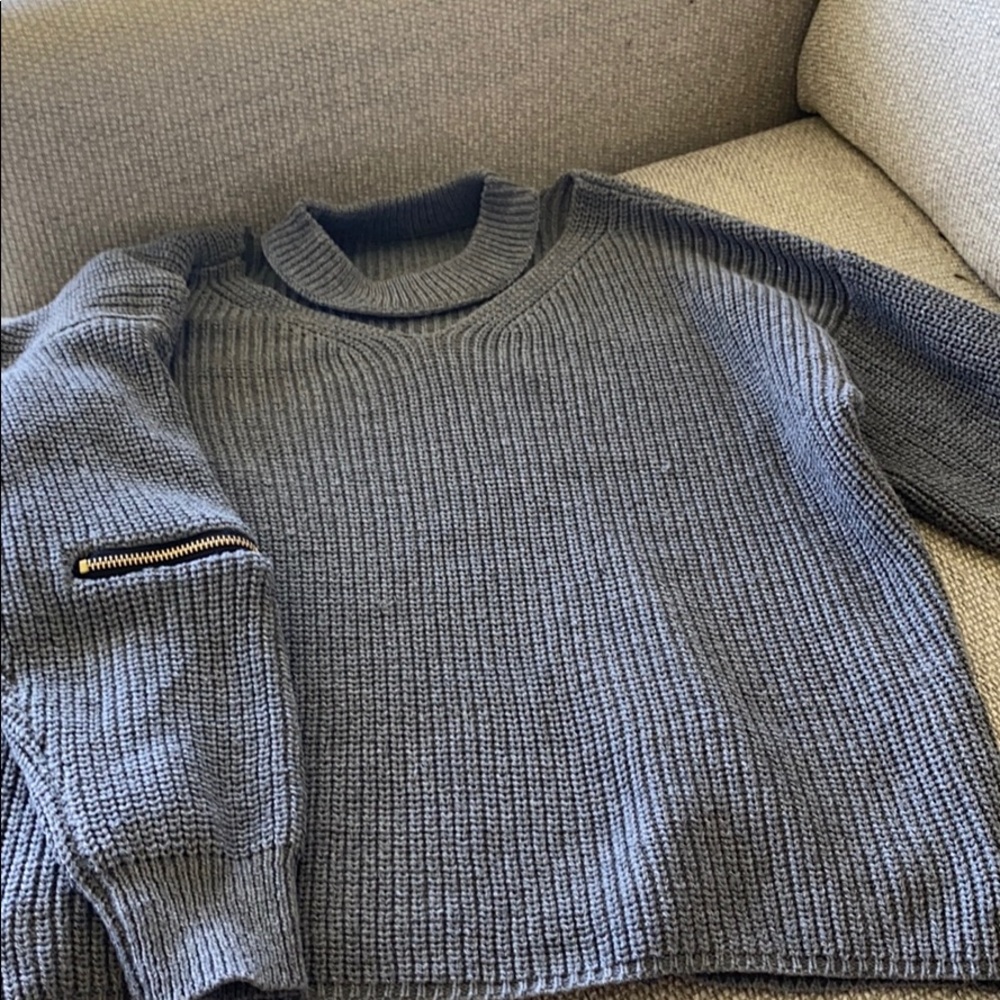 Cute zipper sweater!